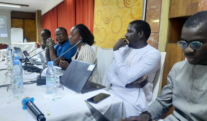 Les start-up agritech du Sénégal et du Bénin participent à un panel lors d'une conférence.