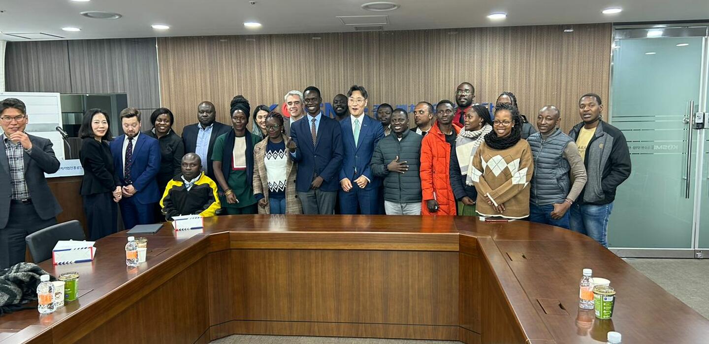 Group photo of the Ugandan delegation meeting with Jungkon An, Vice President of the Korea SMEs and Startups Agency (KOSME).